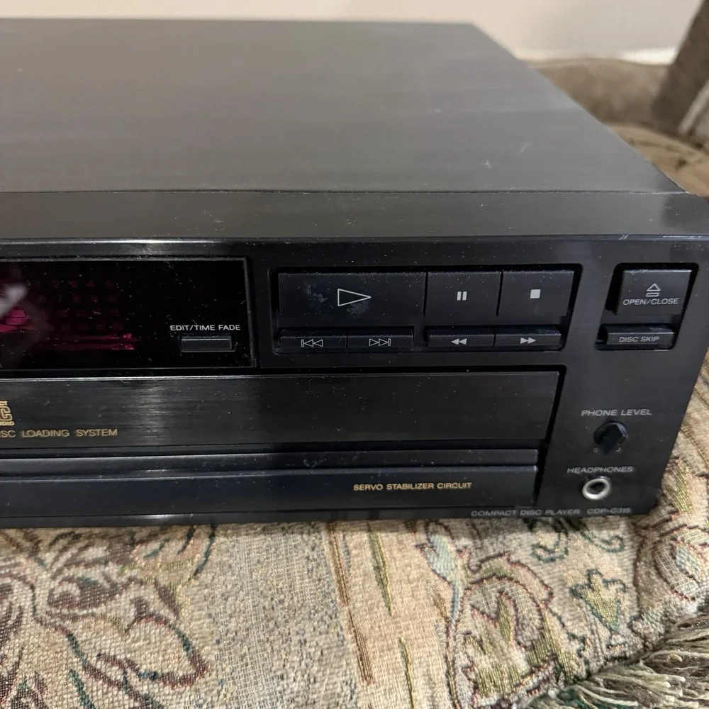 Sony 5 Disk Cd Changer CDP-C315 Operating Instructions For Parts Only